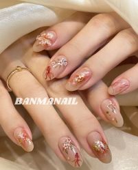 -桃色美甲沙龙