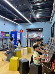 -飞吧潮玩运动蹦床游乐场