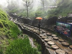 -雪山彩虹谷景区