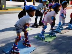 -悦动体能篮球羽毛球网球(三里河店)