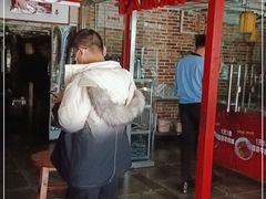 门面-三个大叔烤羊肉串·炭炉砂锅菜(西三旗店)