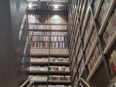 -钟书阁(群光广场店)