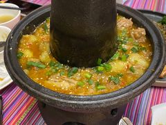 -香巴拉云南餐厅(华莱坞店)