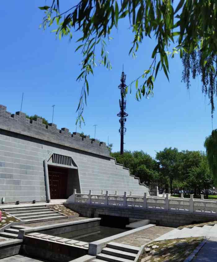 唐城墙遗址公园-"挺不错一个地,.我是刚修建好的那一年夏.