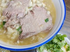 -一间楼牛羊肉泡馍馆(东一路店)