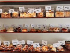 零售区-雀食面包店(钟楼店)
