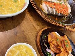 -阿瓦山寨·湘菜现炒·剁椒鱼头王(咸阳总店)
