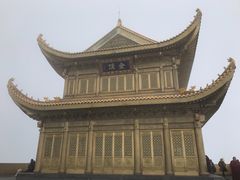 -峨嵋山金顶