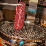 月薪3k也能来😉 就爱这口儿，一口熟成牛🐮 肉一口酒