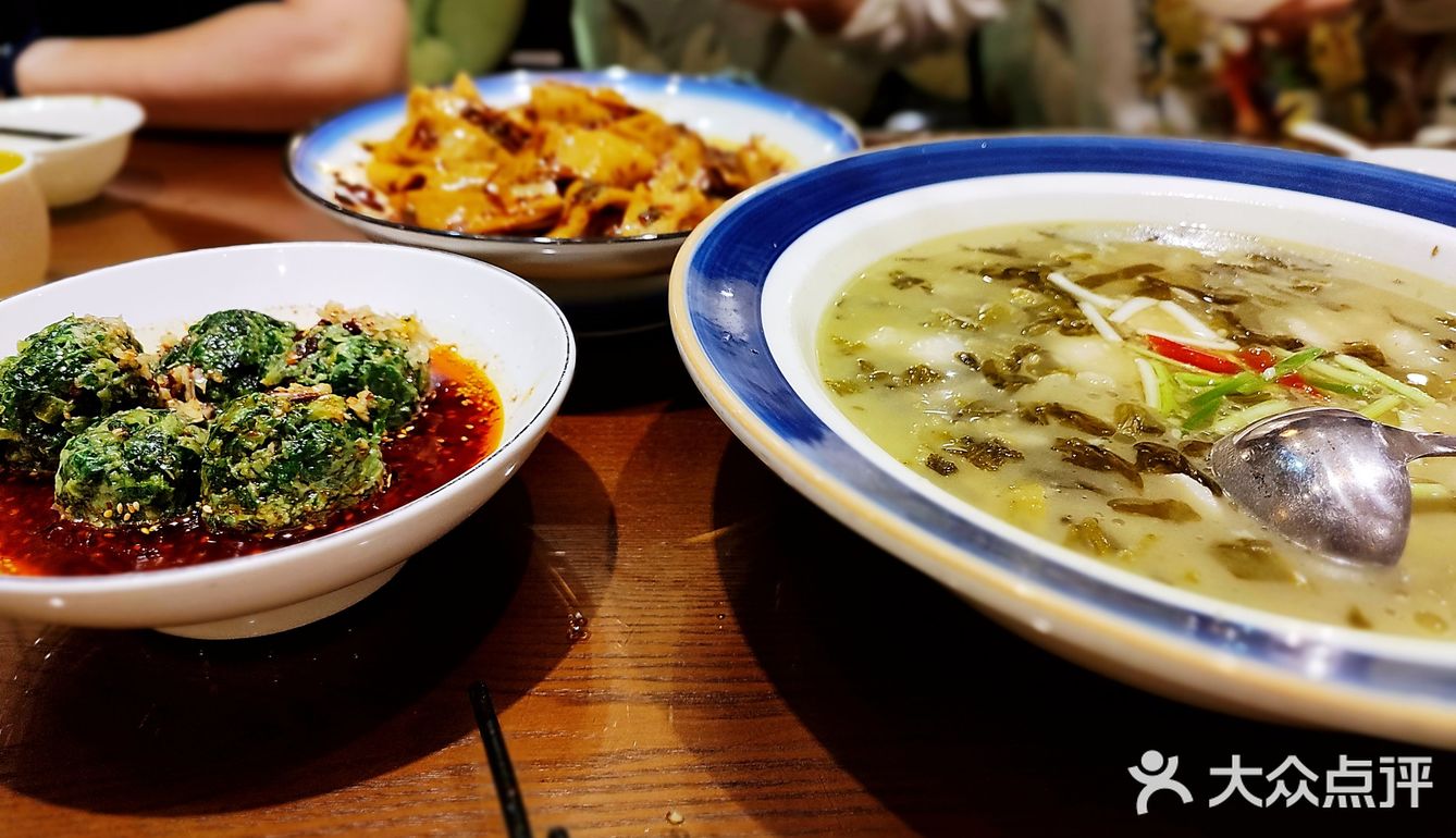 家门口一家地道的陕菜管，攒劲[调皮]