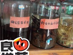 -果松木炭酸菜铜火锅·外婆参鸡汤