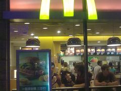 20090822052-麦当劳(百联西郊购物中心店)