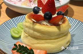 Strawberry Cheese Milk Soufflé 2.0
