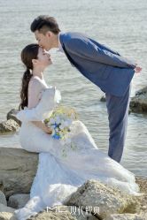 -现代经典婚纱摄影
