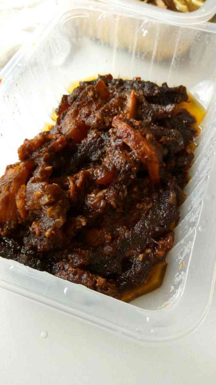 叫的外卖,糖醋排骨,红烧鸡爪,蒸茄子,茄子太咸了,大蒜好多,其他两个