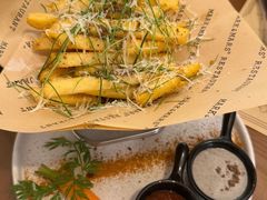 -Mark&Mars Restaurant