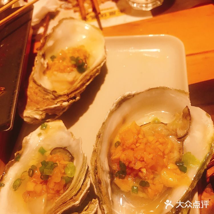 会特别推荐烤肥肠，牛油，馒头很大块