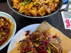 -川流不息·地道川菜·小龙虾(松东路店)