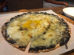 薄底黑松露披萨-Carbon莫卡哆·意大利复古集市餐厅(杭州大厦店)