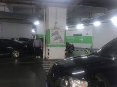 -龙湖虹桥天街-停车场