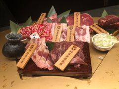 -铭牛烧肉·和牛海鲜自助(高新月牙湖店)