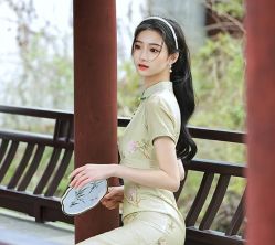 -租旗袍租礼服馆