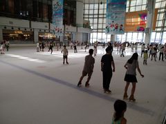 -冰纷万象滑冰场(深圳万象城店)
