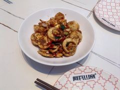 -阿瓦山寨·湘菜现炒·剁椒鱼头王(咸阳总店)