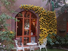 -月亮眼花园餐厅书吧酒吧