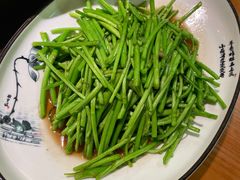 清炒芦蒿-龙梅肥肠鱼(明瓦廊店)