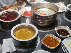 -钱小奴海鲜自助黑金店(杭州滨江龙湖店)