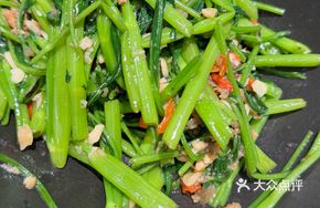 Malazhan Stir-Fried Water Spinach