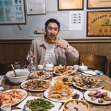 瞬间被治愈！香辣蟹、蒜蓉开边蒸大龙虾，每次都吃到光盘