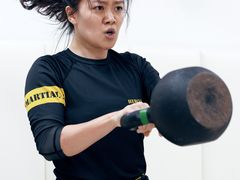-菠萝格斗巴西柔术训练馆