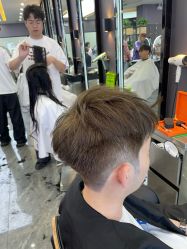 -藤野造型烫染·漂发