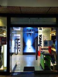 -TONI&GUY
