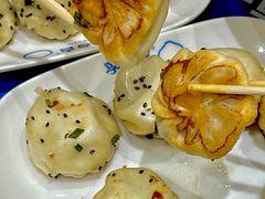 -李与白包子铺(桐梓林店)