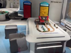 -MINI MARS KIDS CLUB亲子家庭中心(长宁天山店)