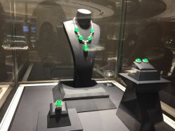 -北京七彩云南翡翠珠宝旗舰店(月坛店)