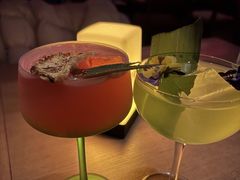 -FOUR PLAY BAR
