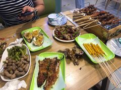 -烤满分·东北烧烤(首经贸店)