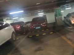 -湖滨银泰in77 C区-停车场