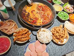 -四小区火锅·巷子里的重庆火锅(花照壁店)