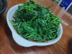 -胡子饮食店