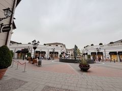 -塞拉瓦莱名品奥特莱斯