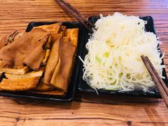 卤豆皮-醉牛腩·面小馆