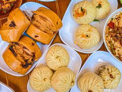 -李与白包子铺(桐梓林店)
