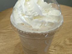 卡布奇诺瑞纳冰-瑞幸咖啡(岳家嘴地铁站店)