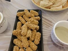 -鲁朗纳麦石锅鸡庄园