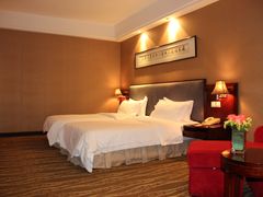 豪华双床房-顺德君豪酒店(佛山容桂渔人码头店)